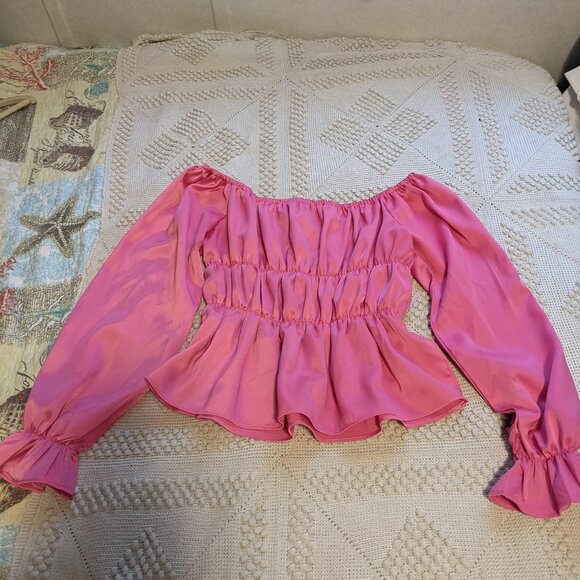 Bright pink top - Picture 1 of 3
